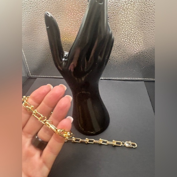 Elegant Gold Chain Link Fashion Bracelet 49 each measurement - Picture 6 of 6